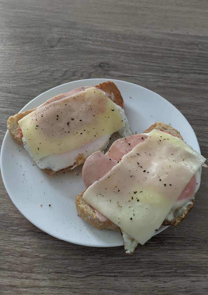 Una foto de Desayuno rápido: Tostada de huevo