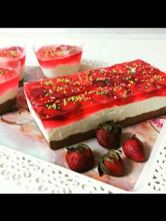 عکسی از دستور چیزکیک توت فرنگی با پایه بیسکوییت