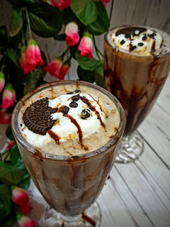 चोको बनाना शेक (choco banana shake recipe in Hindi) रेसिपी मुख्य फोटो