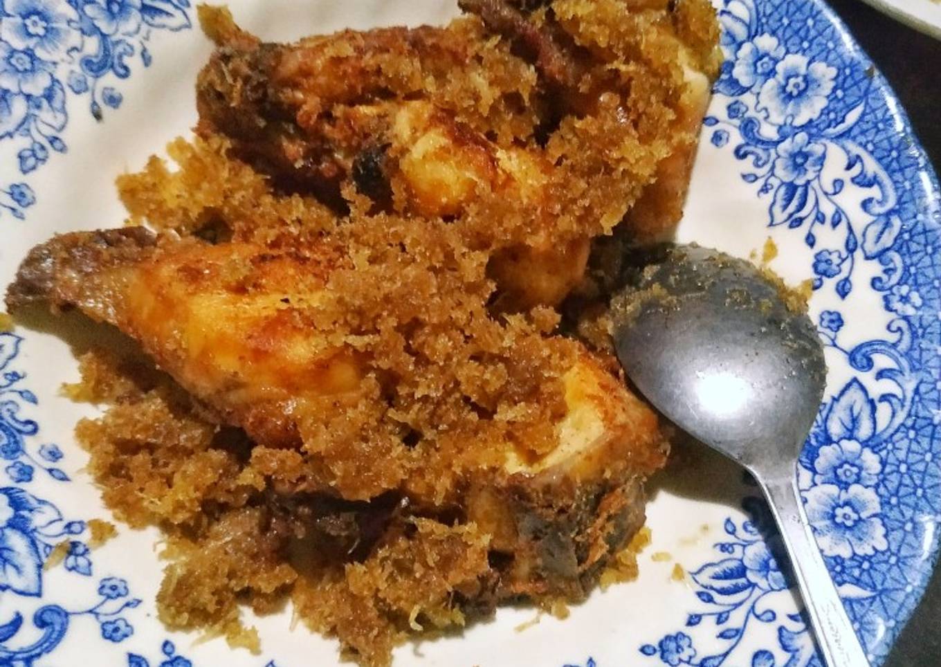 Ayam goreng serundeng