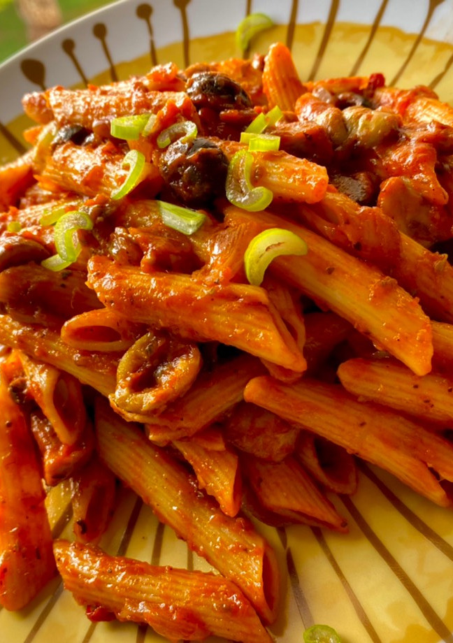 Una foto de Pasta alla Puttanesca con Champiñones