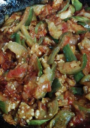 A picture of Onion baingan masala.