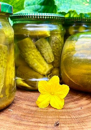 Фото Хрумкі мариновані огірки з карі на зиму/Рецепт пікантних огірків на зиму.