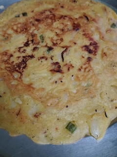 बेसन का चीला (Besan ka cheela recipe in hindi) रेसिपी मुख्य फोटो