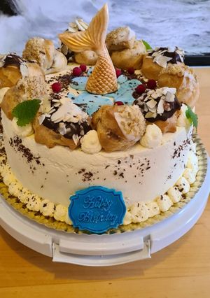 O poză a rețetei Profiterol Cake.