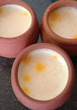 મીઠી દહીં (Mishti doi recipe in Gujarati) રેસીપી મુખ્ય ફોટો