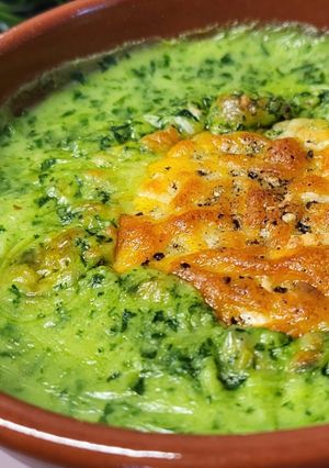 Una foto de Crema de Espinacas con Huevo y Queso Gratinado en Thermomix