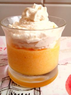 Una foto de Mousse de melocotón