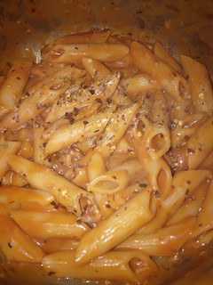 રેડ સોસ પાસ્તા (Red Sauce Pasta Recipe In Gujarati) રેસીપી મુખ્ય ફોટો