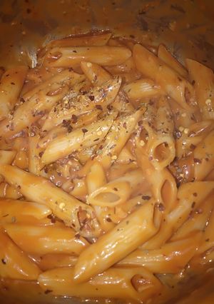 રેડ સોસ પાસ્તા (Red Sauce Pasta Recipe In Gujarati) રેસીપી મુખ્ય ફોટો