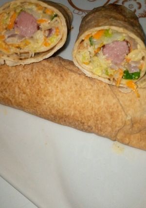 A picture of Sausage shawarma.