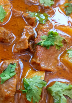 A picture of Mutton Aloo gosht.