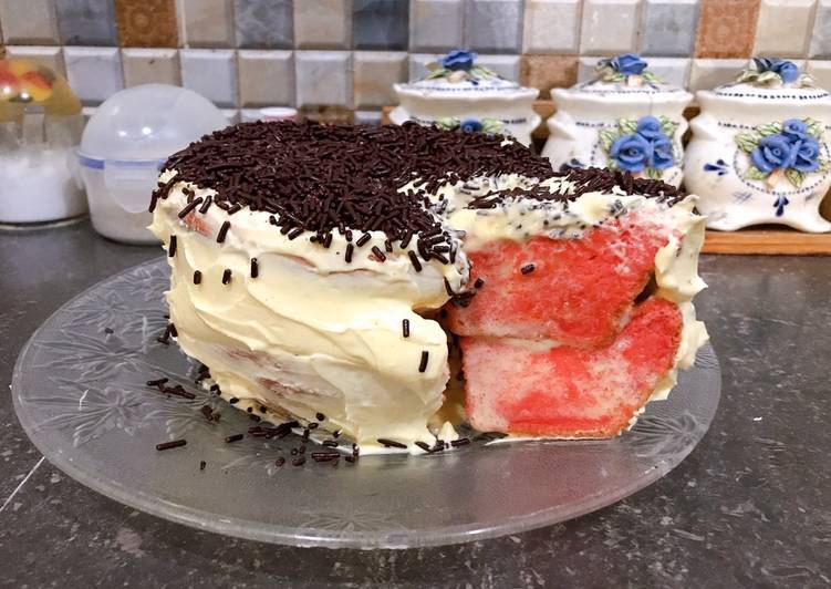 Cara Gampang Membuat Strawberry Buttercream Cake Anti Gagal