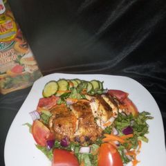A picture of Garlic Chicken salad.