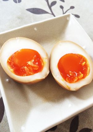 A picture of Delicious Soft-Boiled Marinated Eggs.