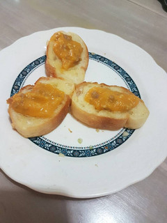 Foto resep Garlic bread with pumpkin soup