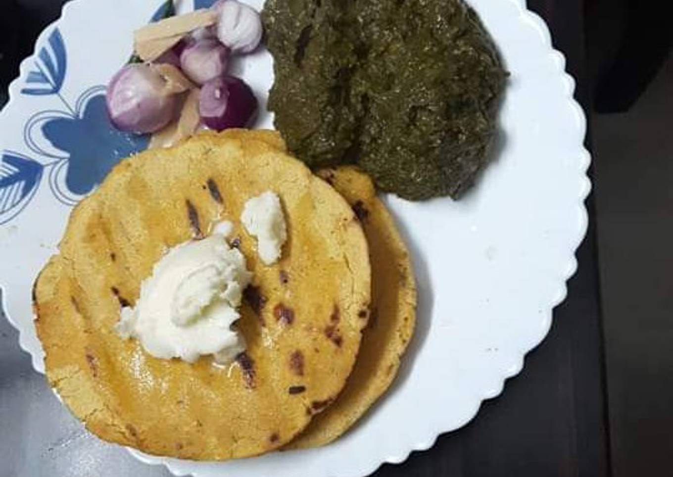 Saag with makkai ki roti