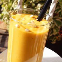 A picture of Mango Oat Smoothie.