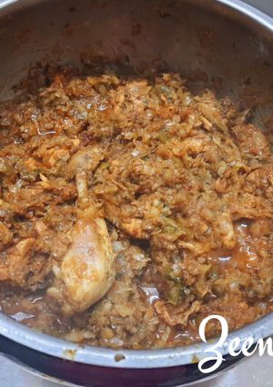 A picture of Cabbage and Capsicum Chicken.