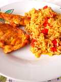 Pollo a la cúrcuma con arroz y pimiento