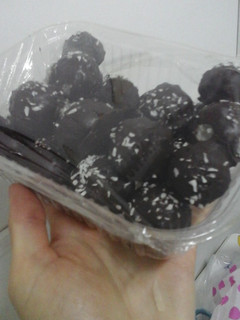 Una foto de Trufas de chocolate y coco