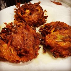 A picture of Crispy Veggie and Shrimp Okoy (Fritter).