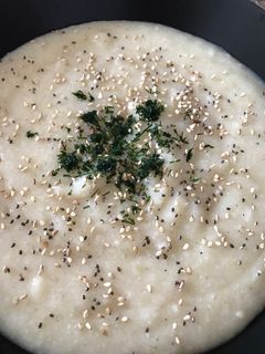 Una foto de Crema de coliflor y patata