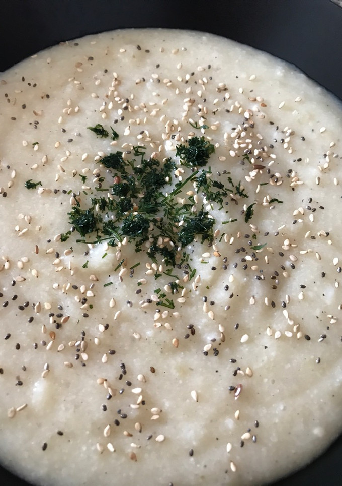 Una foto de Crema de coliflor y patata