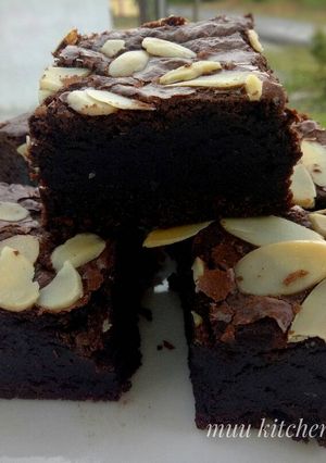 Foto resep Shiny crust brownies|fudgy