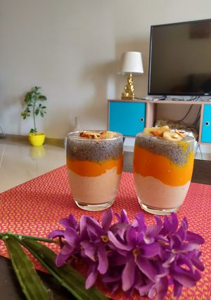 A picture of Oats mango smoothie.