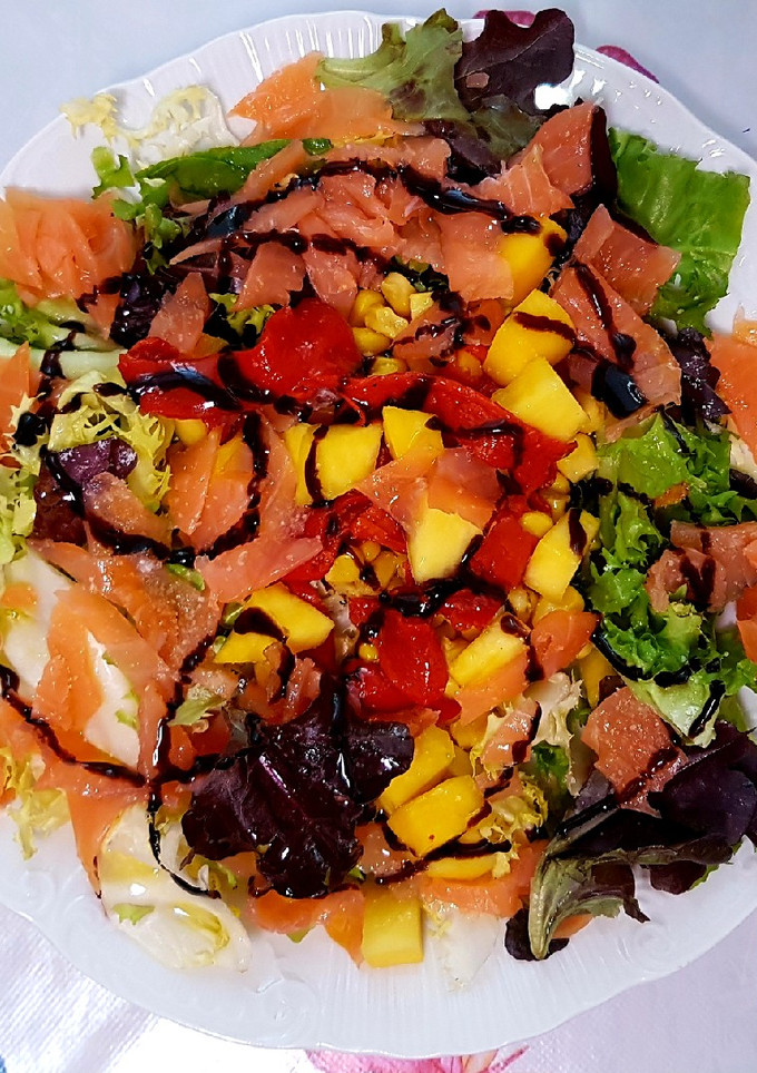 Una foto de Ensalada de salmón 🥗