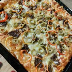 Homemade pizza 🍕 A picture of Homemade pizza 🍕.