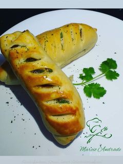 Foto de Pão de Calabresa com Cebola Roxa e Tomates Italianos