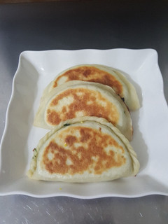韭菜盒子 的食譜成品照片