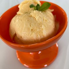 Mango ice cream A picture of Mango ice cream.