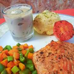 Salmon steak with creamy mushroom sauce রেসিপির প্রধান ছবি