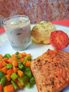 Foto resep Salmon steak with creamy mushroom sauce