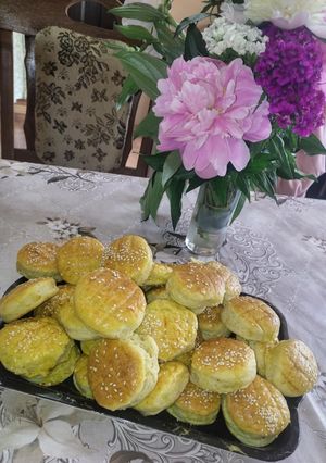 Krumplis pogácsa (viszont tettem bele zöld hagymás túró krémet) recept fotója