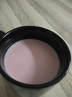 स्ट्रॉबेरी शेक (strawberry shake recipe in Hindi) रेसिपी मुख्य फोटो