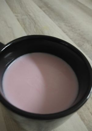 स्ट्रॉबेरी शेक (strawberry shake recipe in Hindi) रेसिपी मुख्य फोटो