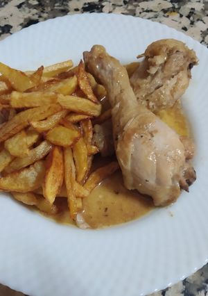 Una foto de Mi pollo al ajillo