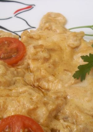 Foto principal de Lomos de pechuga de pollo con bechamel y pimentón