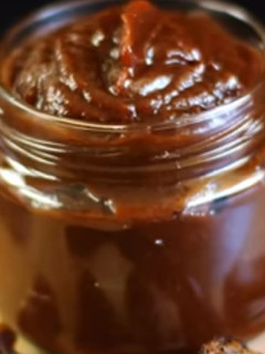 A picture of Khajur Imli Chutney.