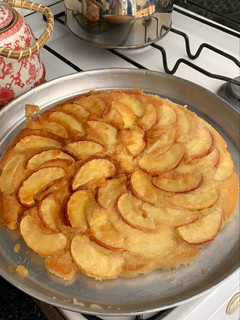 Una foto de Torta de manzana invertida