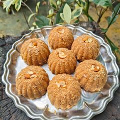 A picture of Churma na ladoo.