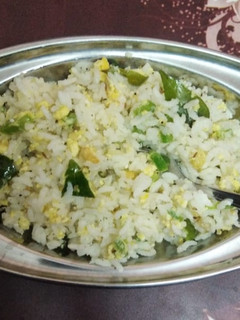 முட்டை சாதம்/ egg rice recipe in tamil செய்முறை முக்கிய புகைப்படம்