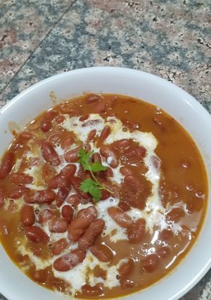 A picture of Rajma masala.