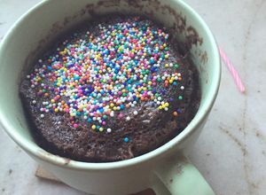 Una foto de Mini torta en taza al microondas