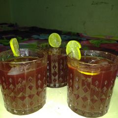 A picture of Lemon soda with rose syrup.