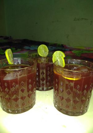 A picture of Lemon soda with rose syrup.